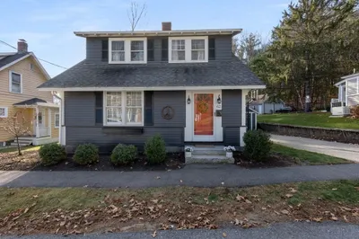 62 W Greenwood St
