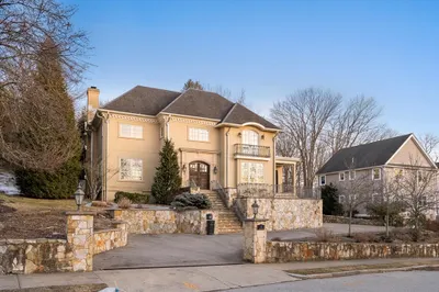 72 Drumlin Rd