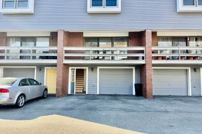 168 Pine St #3 1