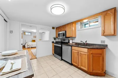 14 Monument Street #1B 1