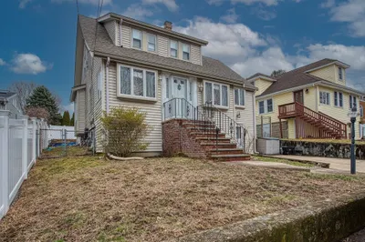 31 4th Ave 1