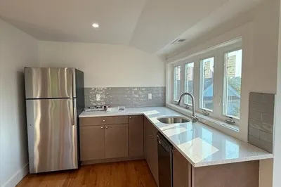 105 Shore Dr #2