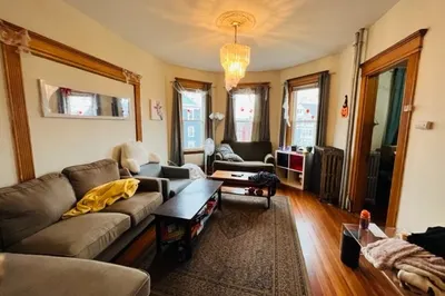 107 Calumet St #3 1