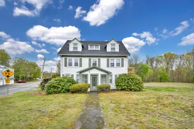 222 N Main St 1