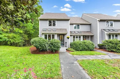 221 Maple Brook Rd #221 1
