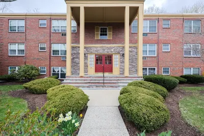 35 Woodsum Dr #3