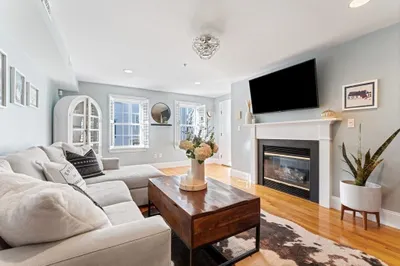 57 Bartlett St #5