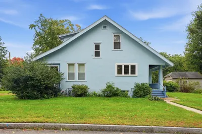 102 Tiffany St 1
