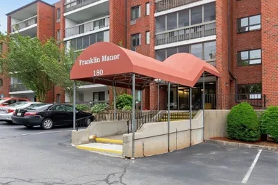 180 Green Street #413