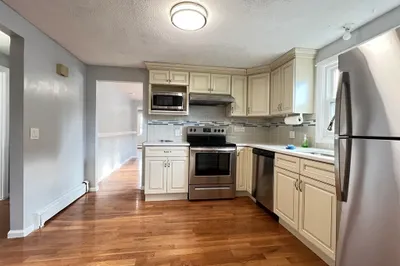 72 Baker St #2