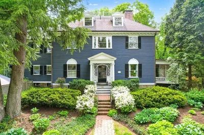 42 Lawrence Rd 1