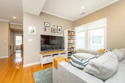 10 Peters St #3 1