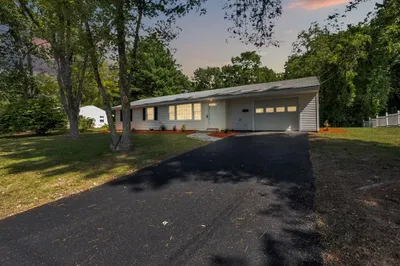 33 Ruthellen Rd