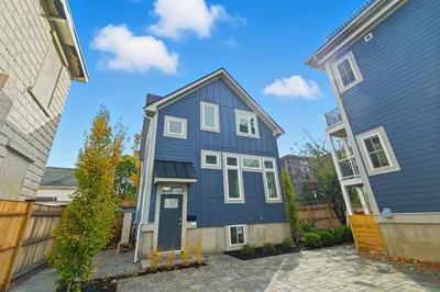 34 Hinckley St #1