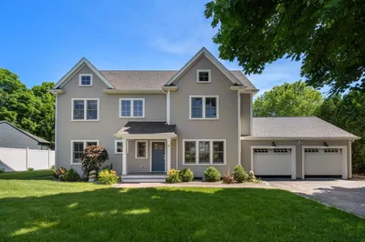 27 Pleasant St 1