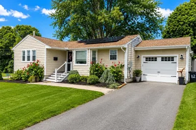 82 Kearns Ave