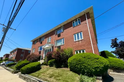 109 Warren St #3 1