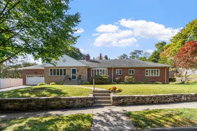19 Chamberlain Pkwy 1