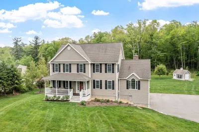 571 Northfield Rd 1