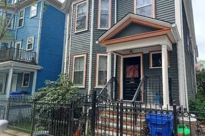91 Mozart St #2