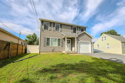 122 Ambrose St 1