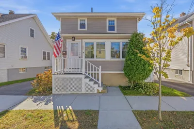 55 Sharon Rd 1