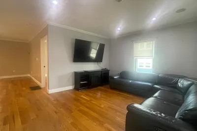 87 W Selden St #1