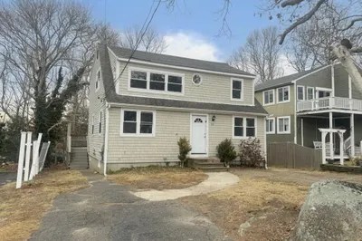 16 Hillside Drive