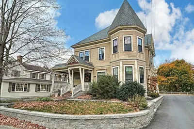 24 Chelmsford St #1R 1