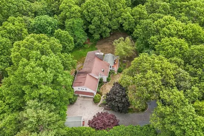 245 Dillon Ln 1