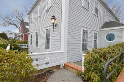 314 Gifford St #4 & 7