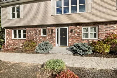 68 Tamworth Hill Ave 1