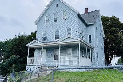 17 Winthrop St 1