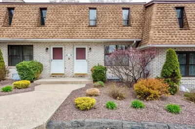 33 Granby Hts #33