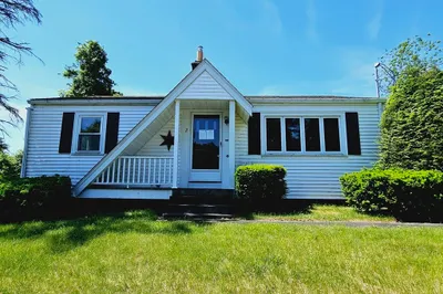 2 Meadowbrook Rd 1