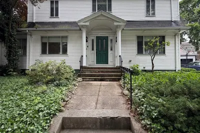 4 Van Ness Road