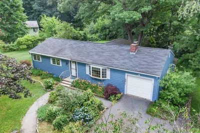 42 Oneida Rd