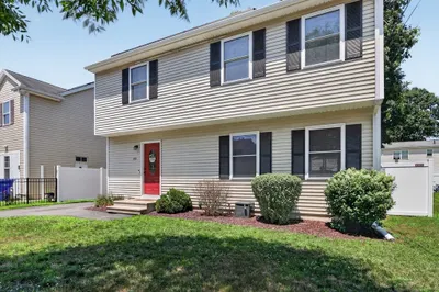 40 Bissell Ave 1