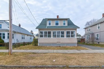 134 Farnsworth St 1