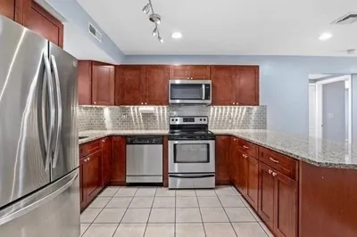 375 Aiken Ave #7