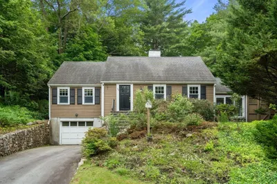 23 Wareland Rd
