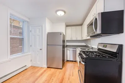 12 Foster St #4