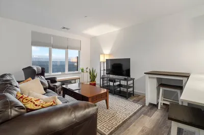 180 Telford St #303 1
