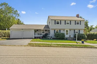 23 Elnora Dr 1