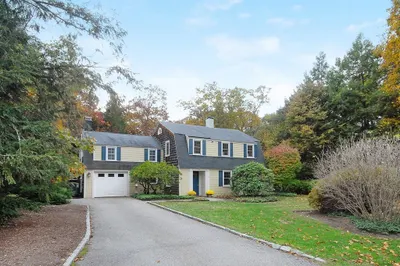 213 Nashoba Rd