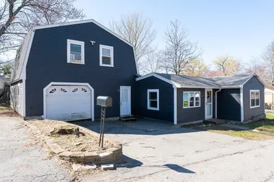 16 Meadowbank Rd 1