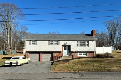 39 Mayflower Cir 1