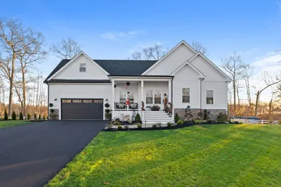 46 Magnolia Dr 1