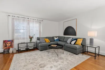 215 Centre St #7 1