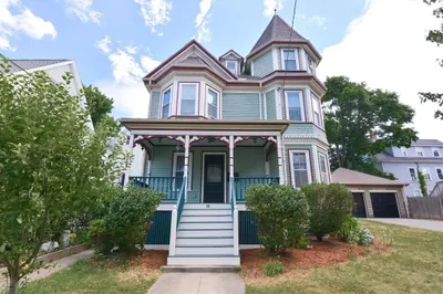 11 Beltran St #1